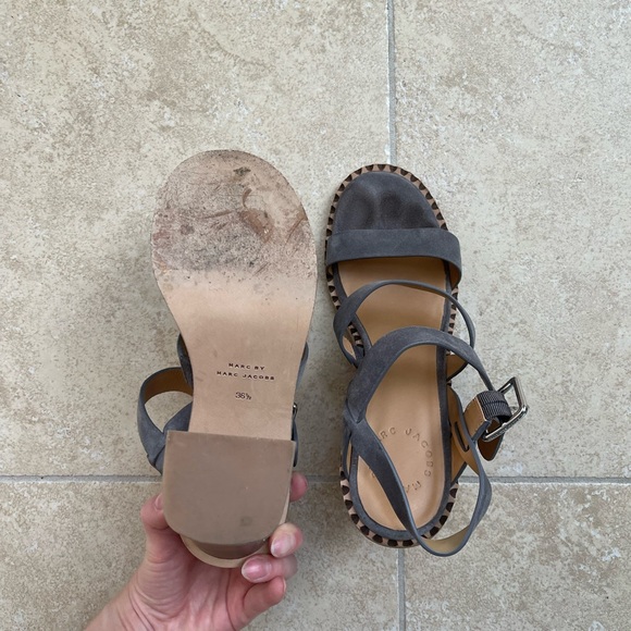 MARC JACOBS SUEDE SANDALS 6.5size - Picture 5 of 6